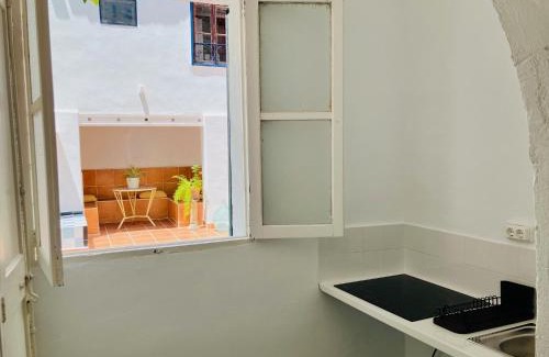 La Llotja-Born House | Hostal Pons