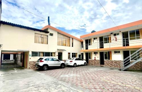 Franklin Tello House | Hostal Puerto Aéreo # 1