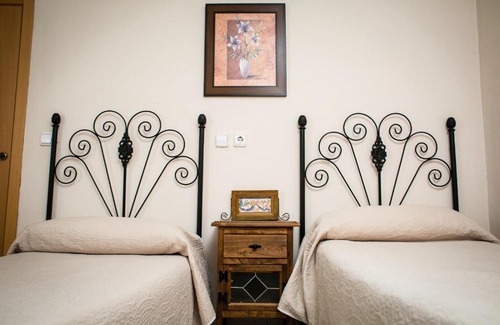 Bailen House | Hostal Restaurante El Paso