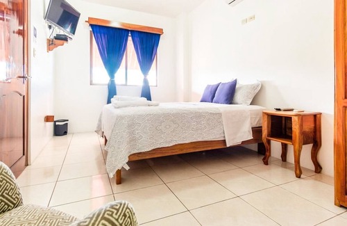 Puerto Baquerizo Moreno Hotel | Hostal Tongo Reef