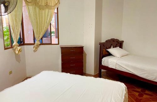 Puerto Baquerizo Moreno Hotel | Hostal Vista al Mar