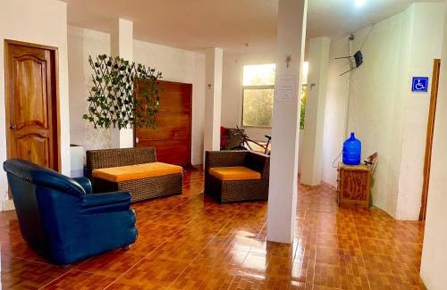 Puerto Baquerizo Moreno Hotel | Hostal Vista al Mar