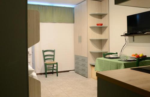 Sestriere Apartment | Hostdomus - Grey Mono