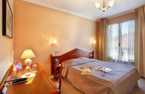 Paray-le-Monial Hotel | Hostellerie des Trois Pigeons, Paray-le-Monial