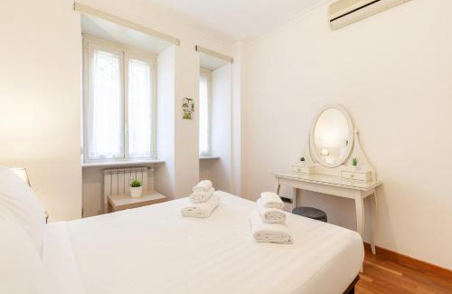 Nomentano Apartment | Hostly-Wood and Colors Rome Midtown-Just 7min to Colosseum