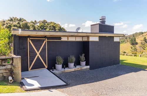 Whitianga Cabin | Hosts on the Coast Bayview Sanctuary