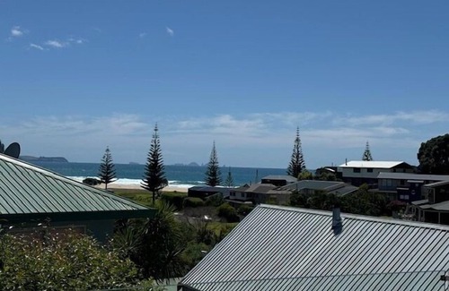 Onemana House | Hosts on the Coast Island Views