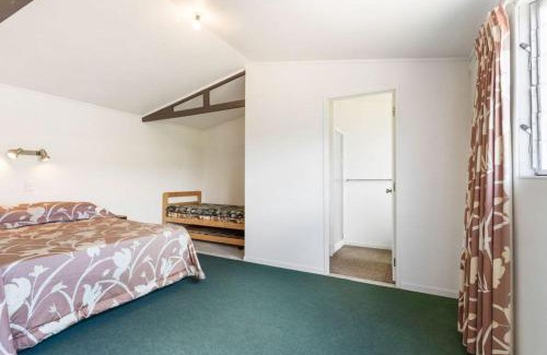 Pauanui House | Hosts on the Coast Park & Play