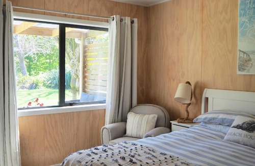 Whitianga House | Hosts on the Coast River Cottage