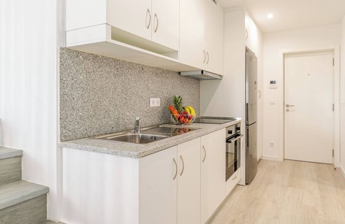 Paranhos Apartment | HostWise - Charming Mezzanine Studio
