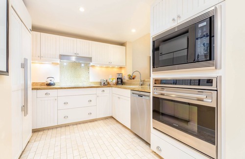 Kahuku Condo | Hot Deal! Turtle Bay Villas 311 by Gather: Beachfront w/Shared Pool, Spa, AC