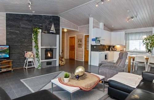 Enonkoski House | Hot Pool Cottage Laurinranta by Interhome