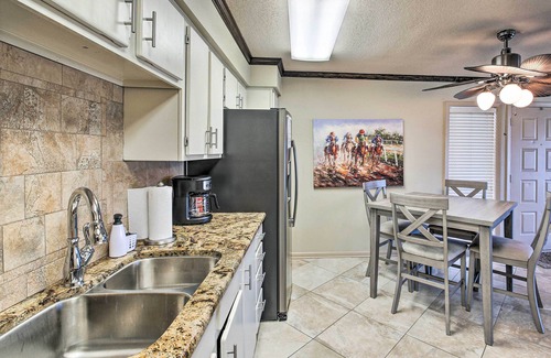 Lake Hamilton Apartment | Hot Springs Condo on Lake Hamilton w/Balcony!