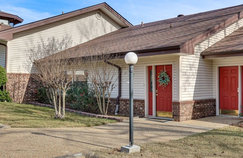 Lake Hamilton Apartment | Hot Springs Resort Condo ~ 7 Mi to Bathhouse Row!