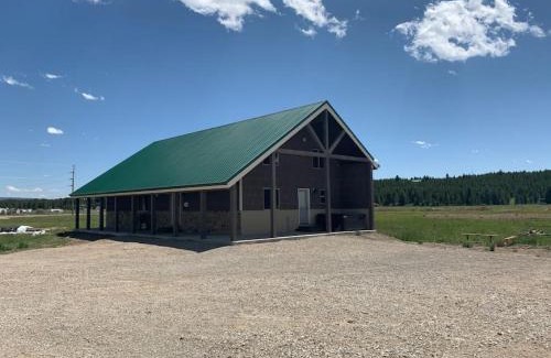 Island Park House | Hot Tub 25 min to Yellowstone