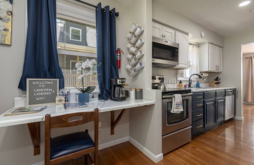 Marion House | Hot Tub | 4 Kayaks | Great Swimming | Sleeps 10