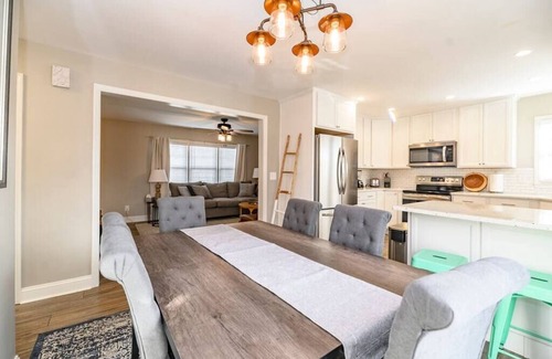 Open Gates House | Hot Tub | 7 Beds | Fire Pit | Patio & Grill