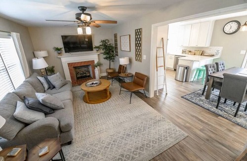 Open Gates House | Hot Tub | 7 Beds | Fire Pit | Patio & Grill