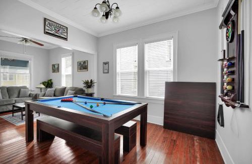 Lincolnville House | Hot tub- 80's Arcade- Pool table- Historic Downtown- 7 car parking