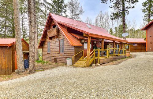 Lead House | Hot Tub and Arcade Table Spacious Retreat in Lead