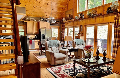 Scaly Mountain Cabin | Hot Tub and Beautiful Deck, Sky Valley Amenities, Sleeps 5