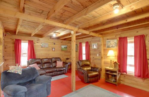 Hot Springs House | Hot Tub and Charcoal Grill Hot Springs Getaway!