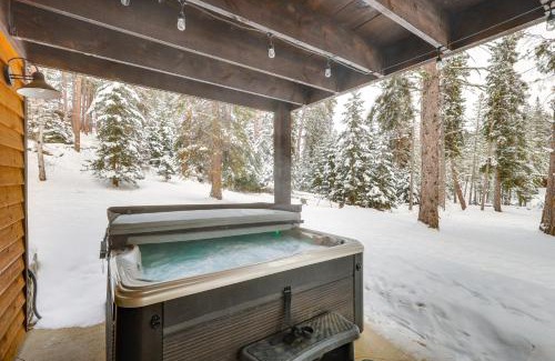 Lead House | Hot Tub and Deck Secluded Black Hills Retreat!