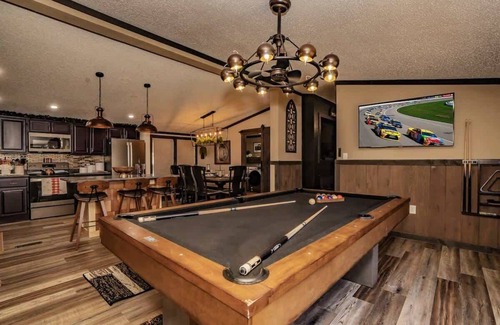 Sevierville Cottage | Hot Tub and Fire Pit, Conveniently Situated betwee