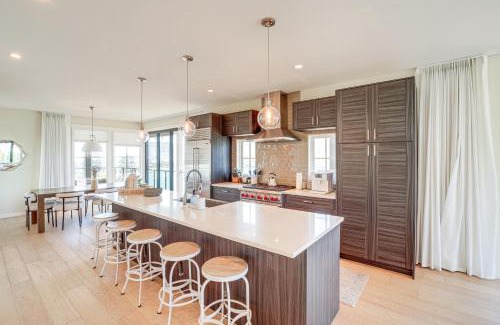 Chelan House | Hot Tub and Lake Views Lake Chelan Lookout Home!