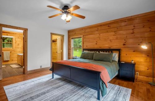Vein Mountain House | Hot Tub - Cabin Retreat -Firepit - Lake Lure - Chimney Rock