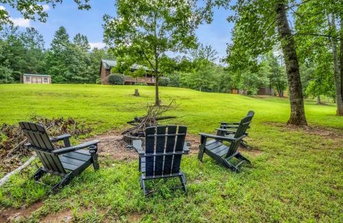 Vein Mountain House | Hot Tub - Cabin Retreat -Firepit - Lake Lure - Chimney Rock