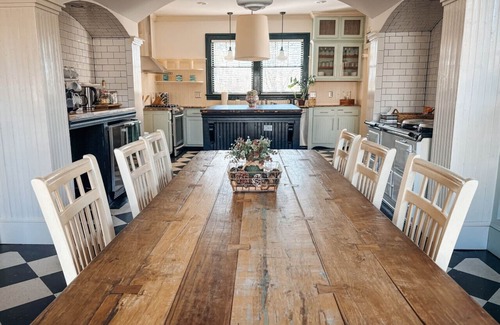 Greensboro House | Hot Tub - Chefs Kitchen-Fenced Yard- Historic Home