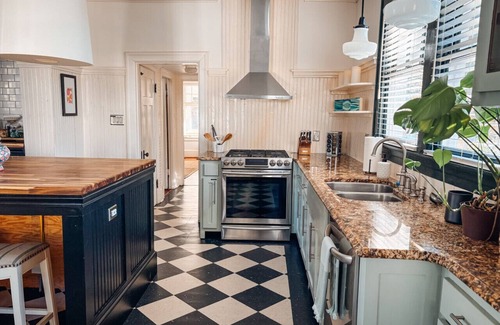 Greensboro House | Hot Tub - Chefs Kitchen-Fenced Yard- Historic Home