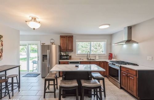 Michigan City House | HOT TUB/CLOSE TO DUNES
