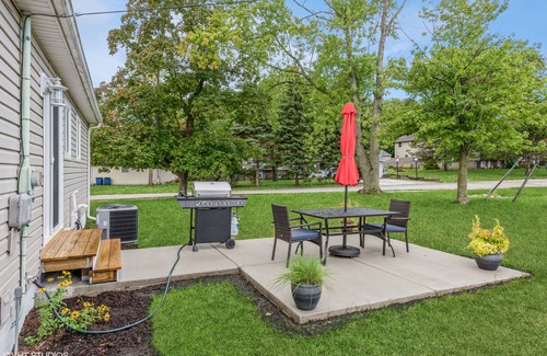 Michigan City House | HOT TUB/CLOSE TO DUNES