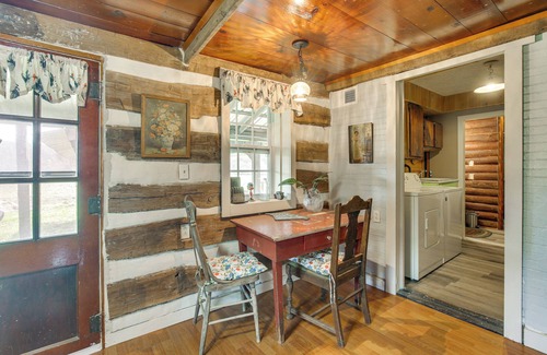 Perryville Cabin | Hot Tub & Creek Views: Secluded Perryville Cabin