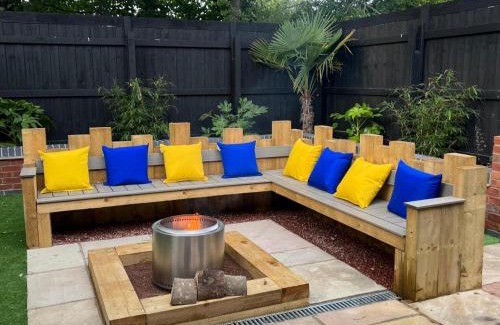 Skegness Cabin | Hot tub, Fire Pit, 4 Acre garden, Luxury 5 Star Woodland Lodge
