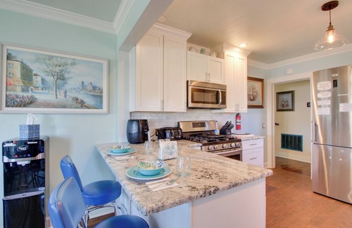Lawton Cottage | Hot Tub, Fire Pit & Grill: Stone Cottage in Lawton