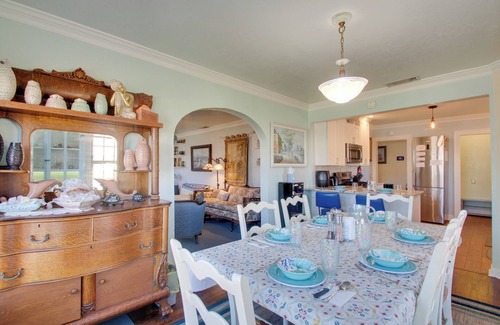 Lawton Cottage | Hot Tub, Fire Pit & Grill: Stone Cottage in Lawton