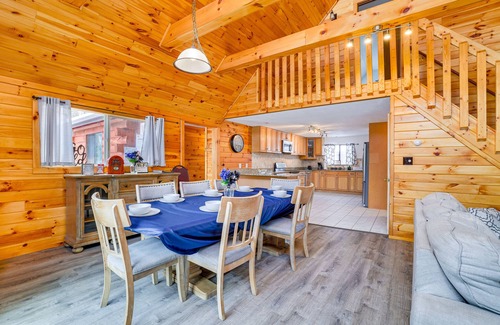 White Haven Cabin | Hot Tub & Fire Pit: Lakefront Cabin in White Haven