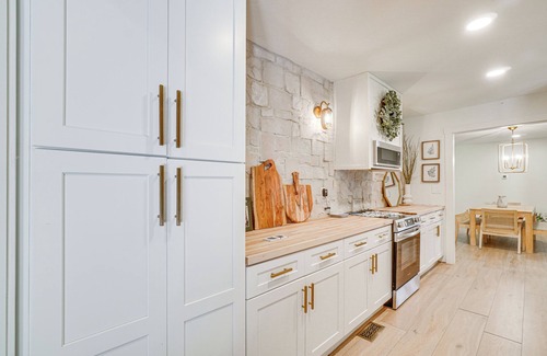 Hemlock Hills House | Hot Tub + Fire Pit: Peaceful Gatlinburg Getaway!