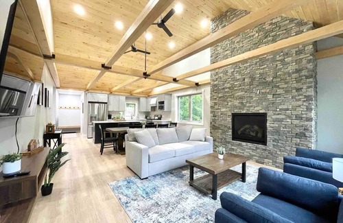 Bartlett Villa | Hot Tub, Fire Pit, Sports Club, Near Attitash