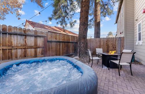 Old Southwest Apartment | Hot Tub FirePit Patio Walk To MidTown Downtown