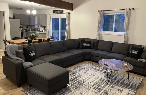 Albrightsville Cottage | Hot tub/Game Room: Relax & Unwind @ Zara’s Cottage