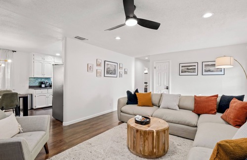 Yosemite Forks House | Hot Tub - Game Room - Fire Pit - 20 min 2 YosemitenEV Charger Level 2