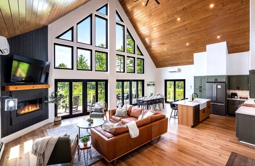 Sunday River Area Cabin | Hot Tub, GameRoom, Fire Pit, close-by Sunday River, Mountain views, Dog friendly