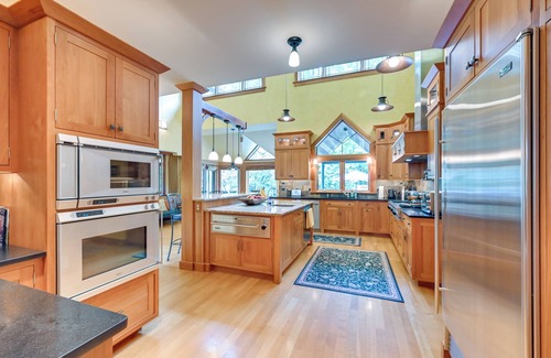 Longmeadow House | Hot Tub, Gym, Game Room! Luxe Estate in Longmeadow