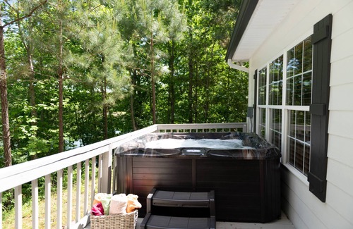 Jasper House | Hot Tub! Hidden Kayak Cove -2 Masters, Kayaks, Fire pit, & Game Room