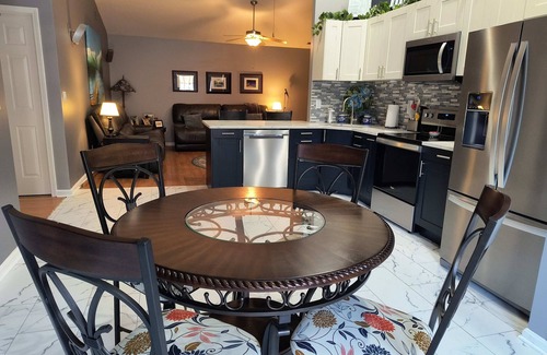 Jeffersonville House | Hot Tub Hideaway 3 BR