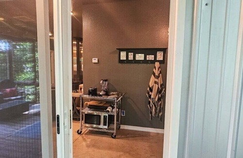 Eureka Springs Apartment | Hot Tub in the Woods, Fire Pit, Pet Friendly